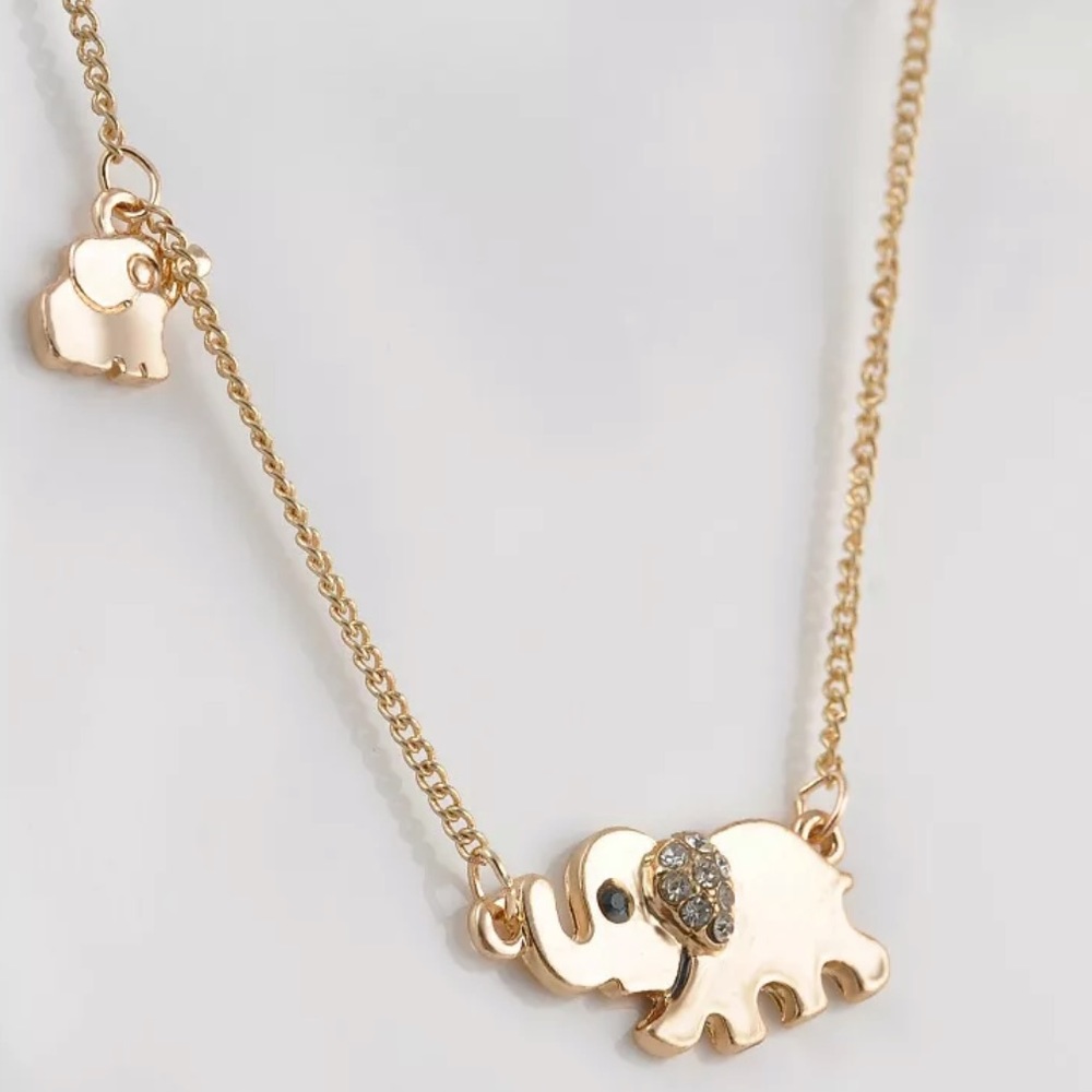 Gold Elephant 🐘 Necklace - New comes with pouch